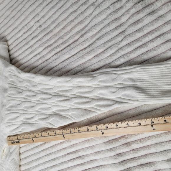 Dreamers by Debut White Cropped Sweater M/L Soft Stretchy Cozy Holiday Capsule - Picture 6 of 8